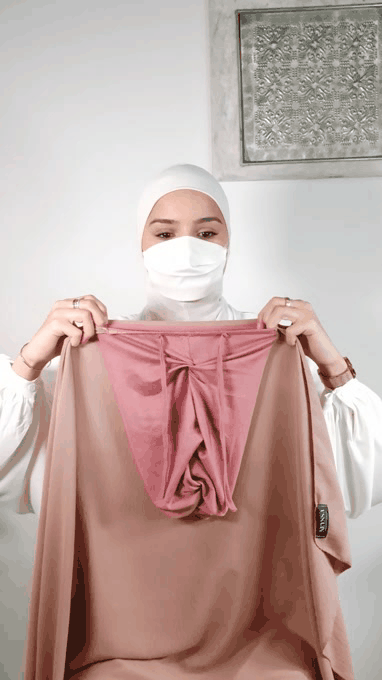 Hijab-Tutorial zum Hineinschlüpfen